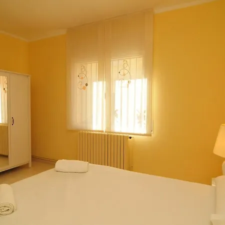Homeholidaysrentals Malgrat I 度假居 马尔格莱特德玛