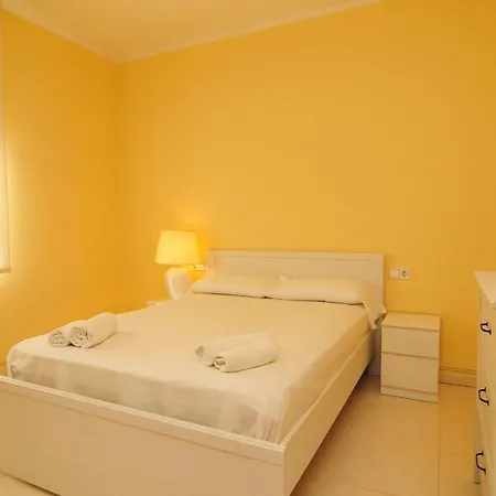 Homeholidaysrentals Malgrat I 度假居 *